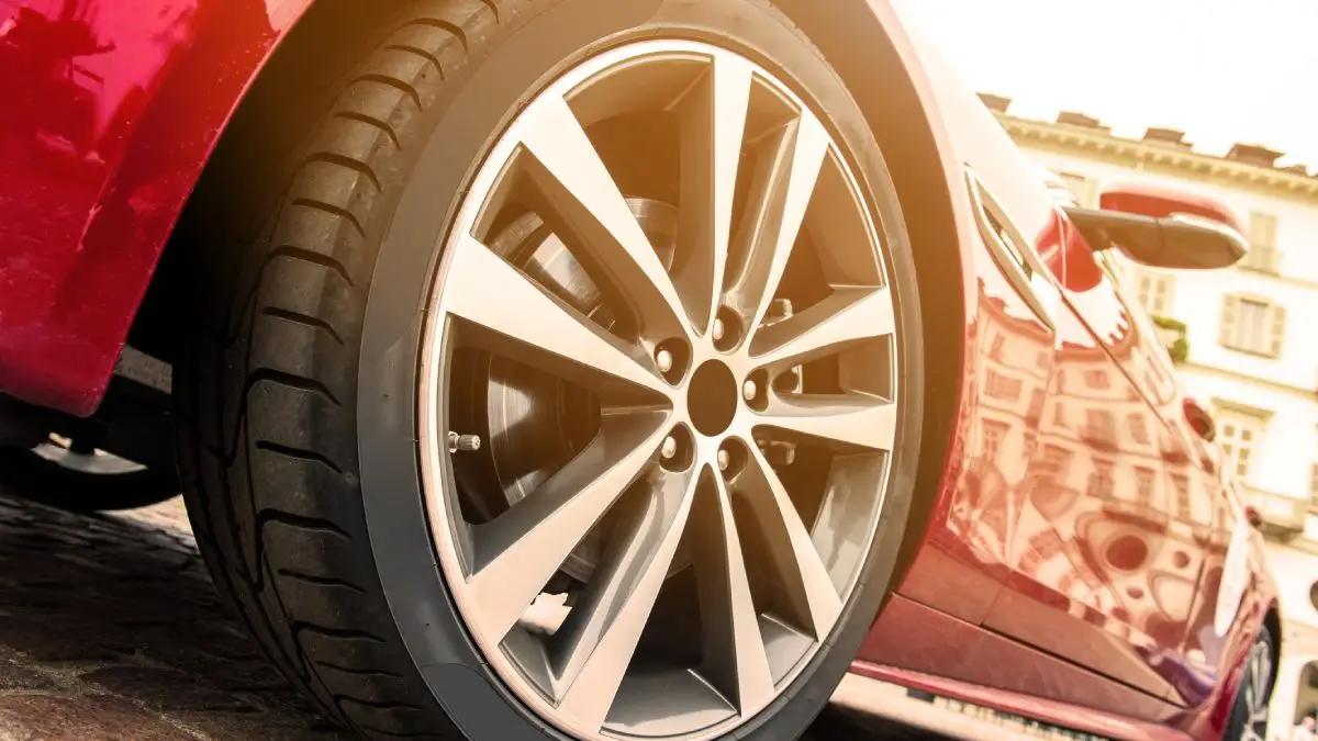 Drive with Confidence: Top Ten Tyre Maintenance Tips for Safe Driving in UAE