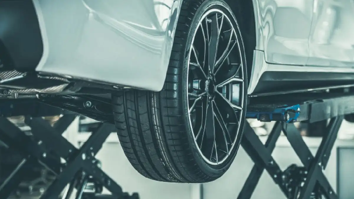 When and How Often to Rotate Your Car Tyres in UAE: A Complete Overview