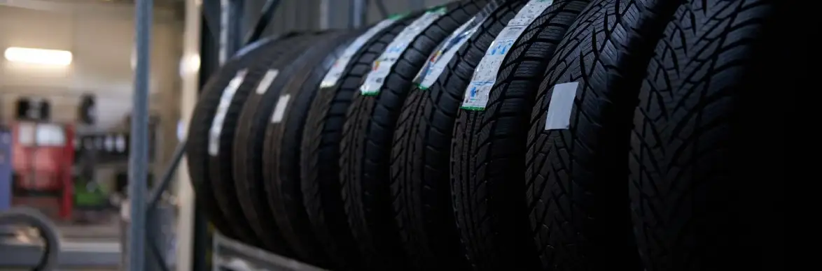 Driving in Extreme Conditions: How to Choose Car Tyres Online for UAE's Climate